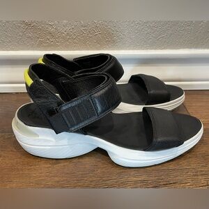 Sorel Explorer Blitz Stride Leather Sandals Size 11